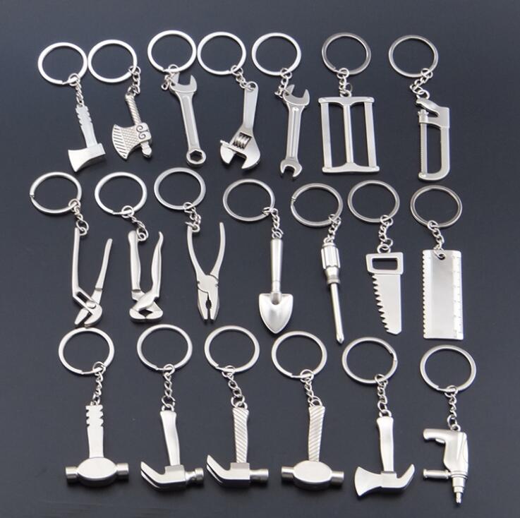 Heavy Equipment Key Ring - พวงกุญแจสําหรับชายกระเป๋ารถพวงกุญแจกลางแจ้งเครื่องมือแบบพกพา Mini Utility Pocket Clasp ไม้บรรทัดค้อนประแจคีมพลั่ว